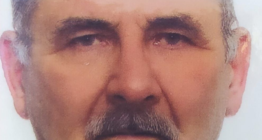 В Челнах уже почти год разыскивают мужчину в черных штанах и черных сапогах