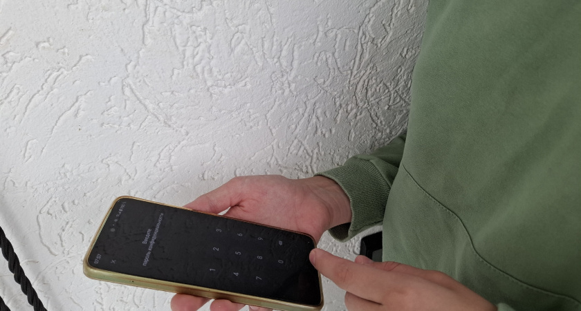 Почему нельзя оставлять телефон на зарядке на ночь - запомните и расскажите близким