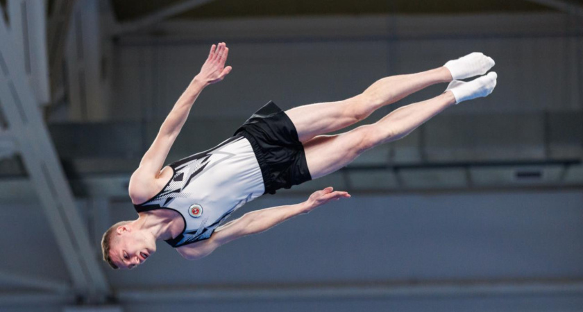 Челнинский спортсмен-батутист получил две серебряные медали на мировом чемпионате