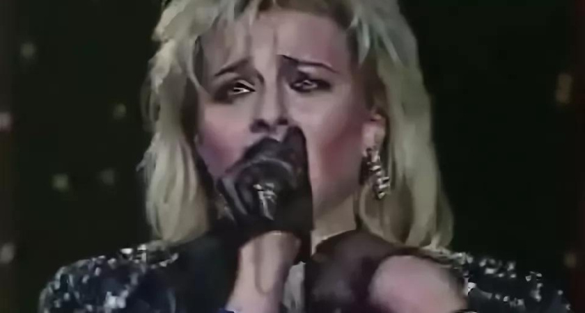 В 80-е этой песни стыдились наши бабушки и дедушки: сегодня ее включают даже в детских садах