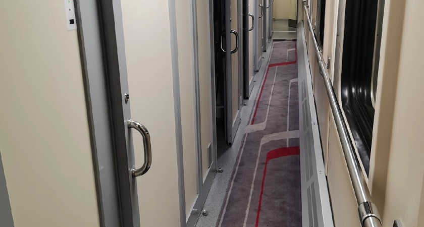 Россиянка купила все купе в поезде РЖД за 50 000 рублей: что ей говорили попутчики — райское путешествие стало "адом"