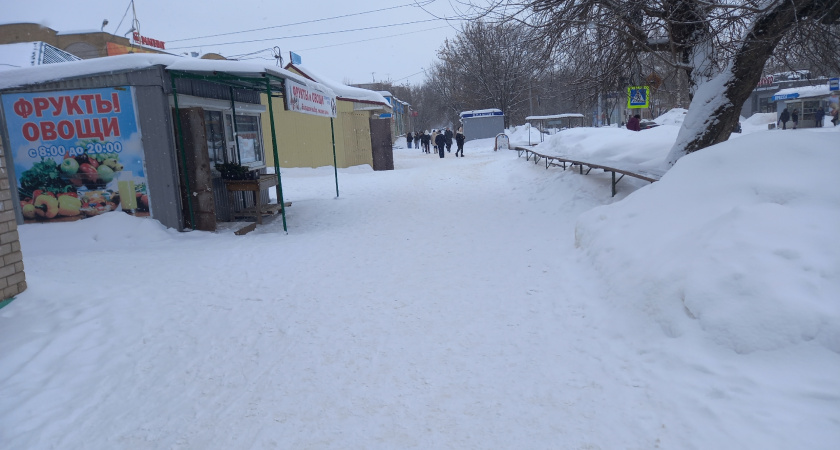 В Челнах готовятся к новым сносам торговых павильонов на остановках