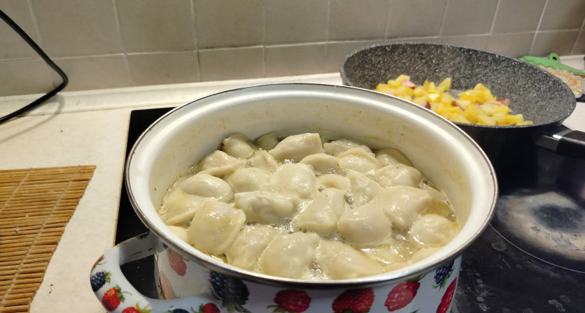 Почему нельзя бросать пельмени в кипяток. Запомните раз и навсегда