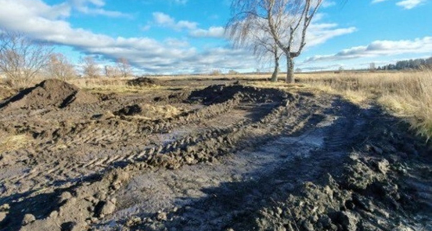 В Нижнекамском районе обнаружили масштабное срезание плодородного слоя с полей