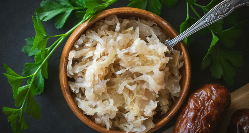 Капусту на удачу квашу в декабре 2025 только в эти дни и только так: делюсь семейным рецептом