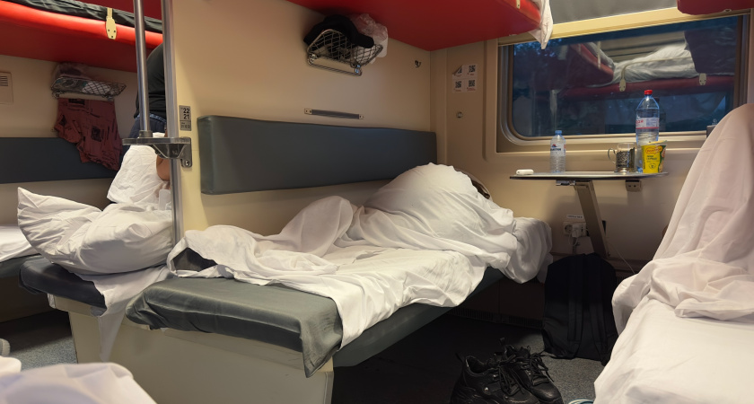 Пассажиров нижних полок в поездах РЖД заставят уступать место "верхним" уже с 12 декабря