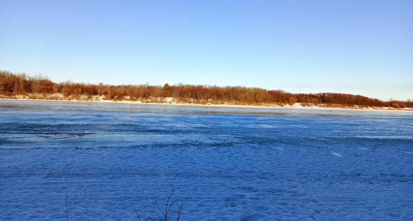 В Татарстане 21-летний рыбак провалился под лед на реке Каме