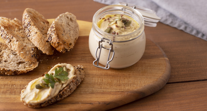 Такая намазка в Новый год будет популярнее черной икры - и в разы дешевле: гости расхватают вкуснятину раньше "шубы" и оливье