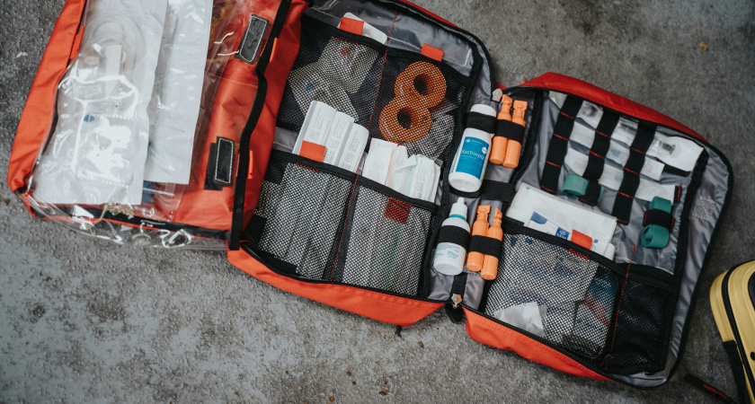 "Нет аптечки — тогда выпишу штраф": если инспектор требует показать аптечку в авто, отвечайте так