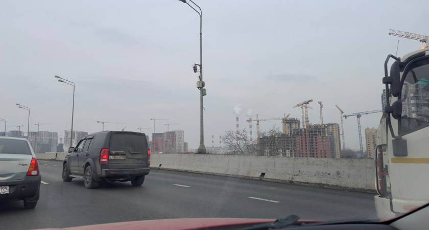 На трассе в Татарстане спасли замерзавшую в сломанной машине семью