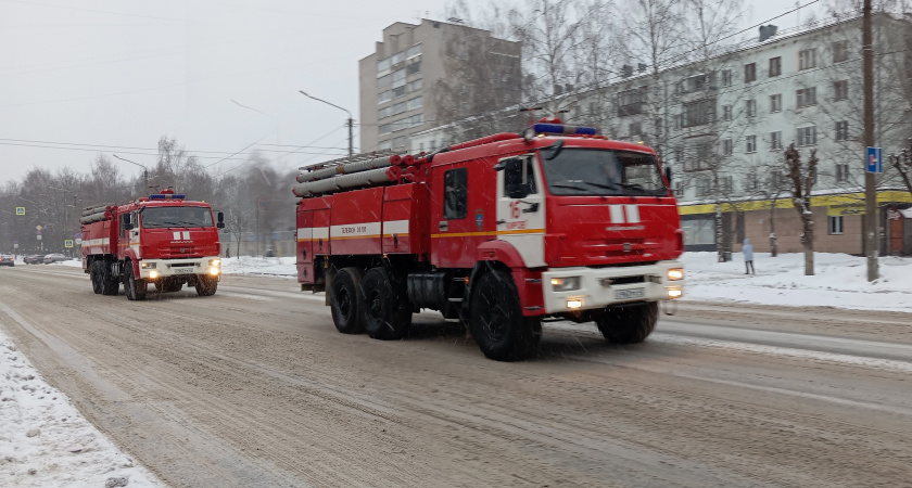 Огненная уборка: в посёлке под Казанью вспыхнула спецтехника