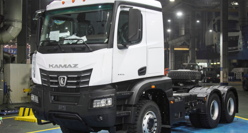 «КАМАЗ» показал новый тягач для России и экспорта