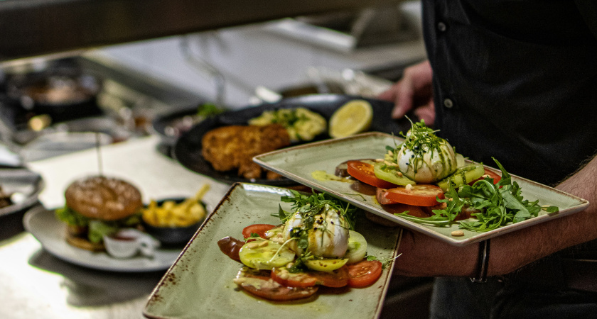 Почему в ресторане еда в разы вкуснее, чем дома: что на самом деле добавляют в блюда повара