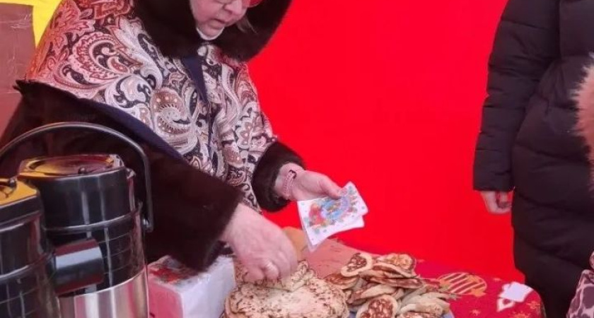 Челнинцы бились в мешках и пили чай с блинами на фестивале «Курше»