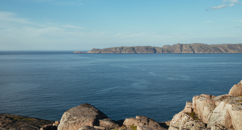 Заехал в забытый посёлок на берегу Баренцева моря и не поверил, что здесь до сих пор живут люди