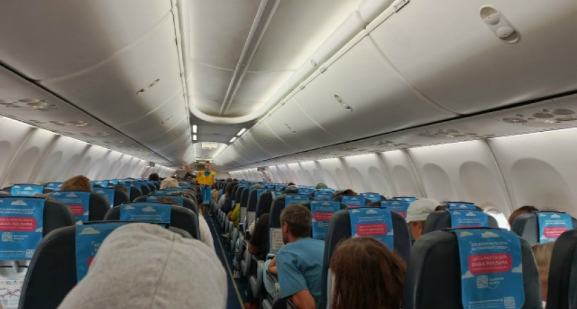 «7 лет работаю стюардессой в самолете»: Отбиваюсь от приставаний пассажиров ежедневно - сервис любой ценой (шокирующая правда бортпроводника)