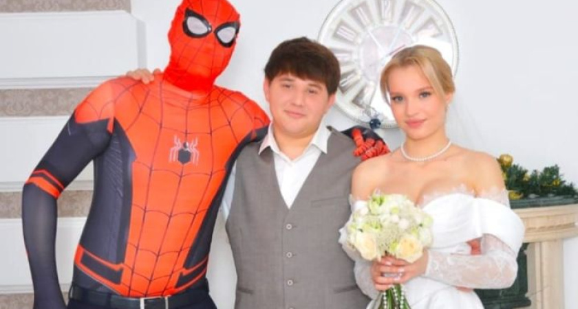 Человек-паук побывал на свадьбе в Челнах