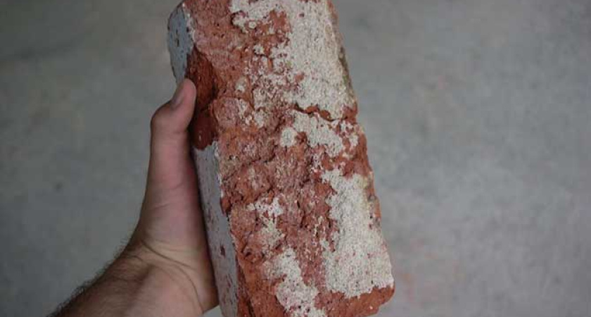 Первоклассник выбросил кирпич на голову ребенка