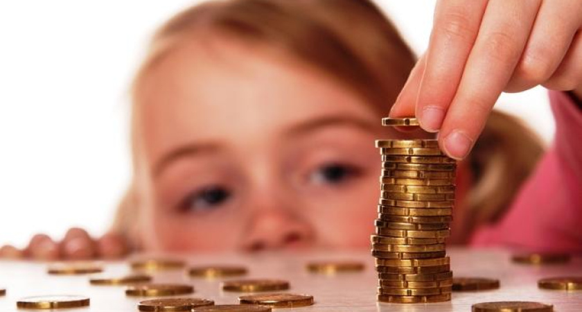 Детские пособия могут начать выплачивать до 18 лет