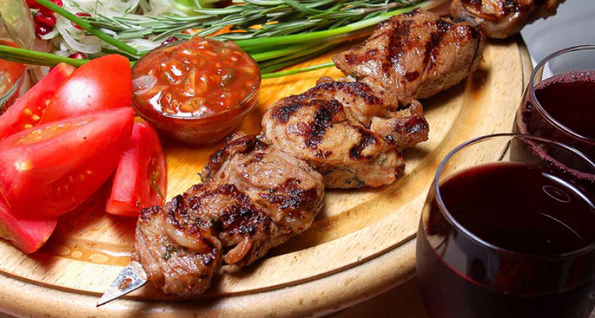 Спасателям Челнов пожаловались на готовку шашлыков в квартирах