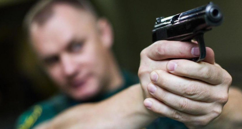 Челнинскому бизнесмену пришлось иметь дело с вооруженным «решалой»