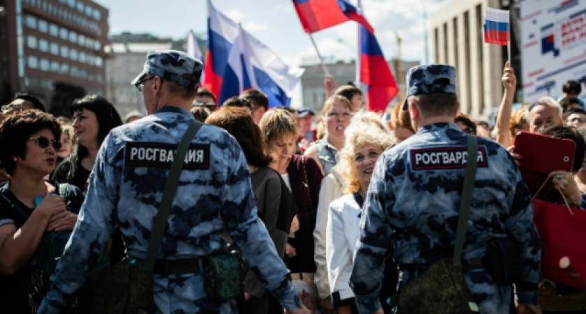 Росгвардеец предпочел купить шаурму, чем помочь гражданину