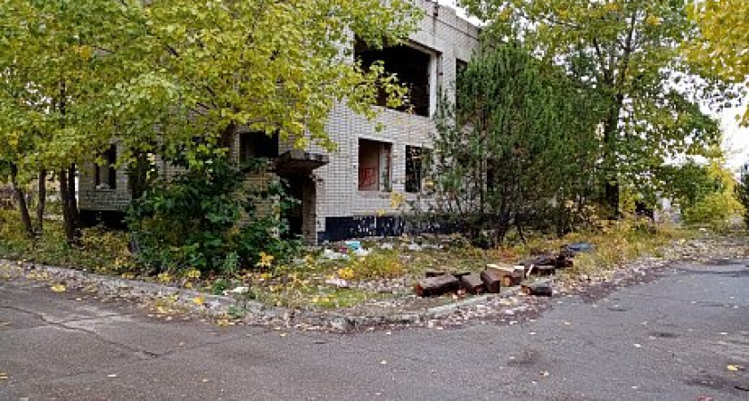 Пединститут просит властей обратить внимание на заброшенное здание