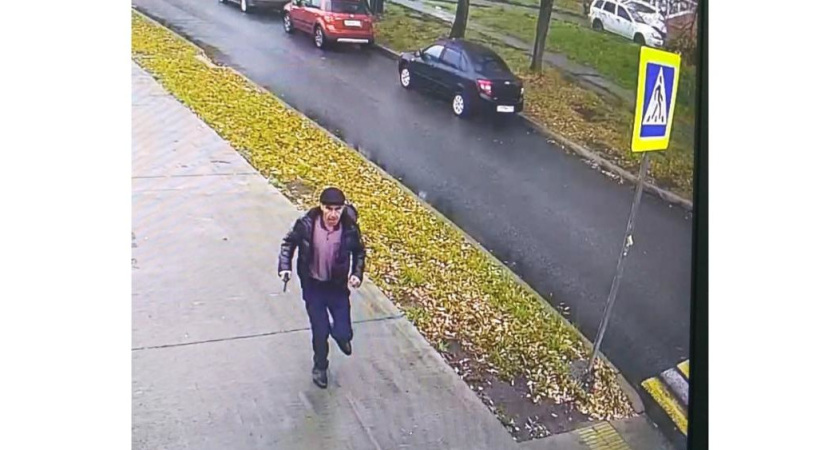 Мужчина угрожал челнинке игрушечным пистолетом