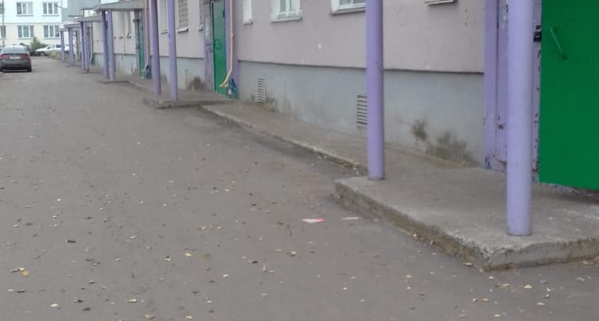 Что делать, если тротуар «не предусмотрен проектом дома»