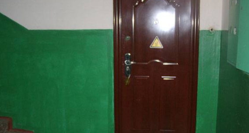 Спасатели Челнов вскрыли дверь квартиры бабушки, которую родня не видела 4 дня