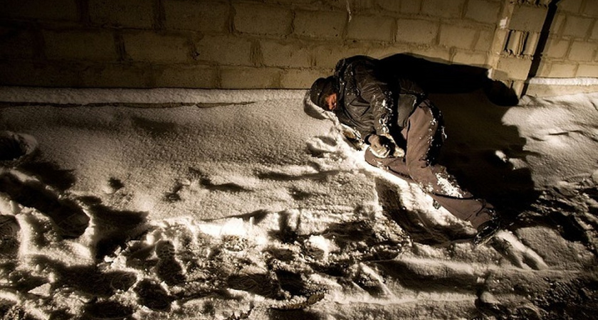 Челнинцы сутки ходили мимо трупа замерзшего мужчины