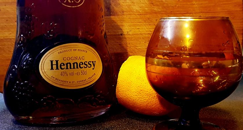 В Челнах «накрыли» паленый коньяк