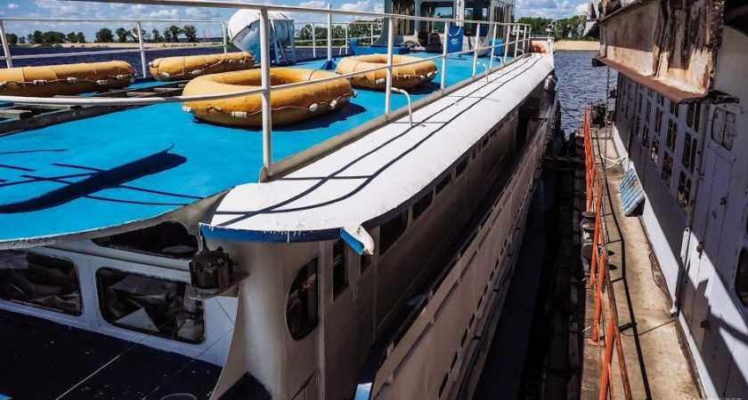 В Челнах за 3,5 млн рублей продают теплоход «Полина Люкс»