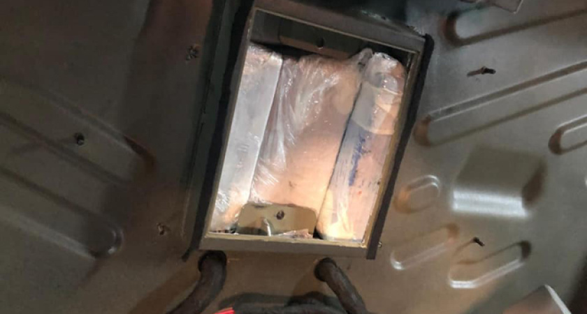 При въезде в город поймали водителей, перевозивших наркотики на двух авто