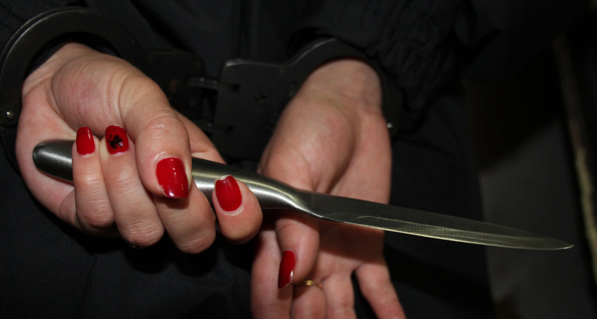 Челнинка выбросила в мусороприемник труп захлебнувшегося кровью мужчины