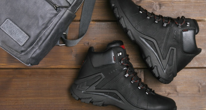 Против челнинца возбудили уголовное дело за десятки пар контрафактной обуви