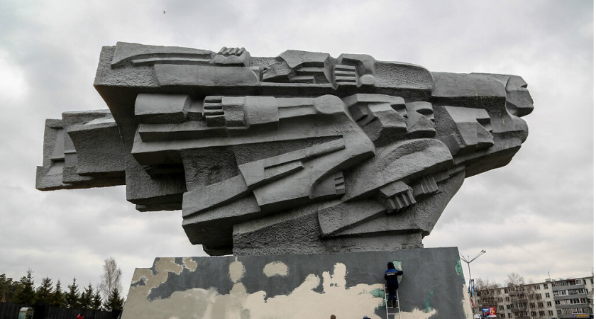 Ремонт памятника «Родина-мать»