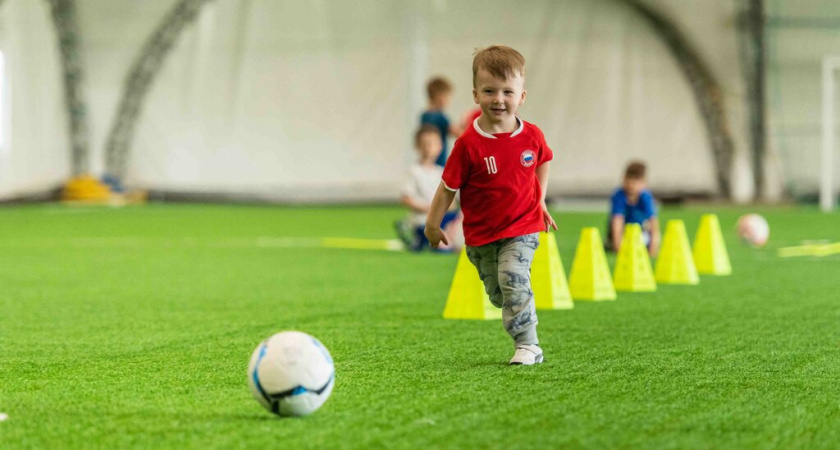 Крытый футбольный манеж 