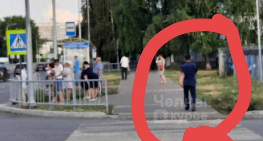 «Сует руки под юбки»: челнинка рассказала о неком маньяке