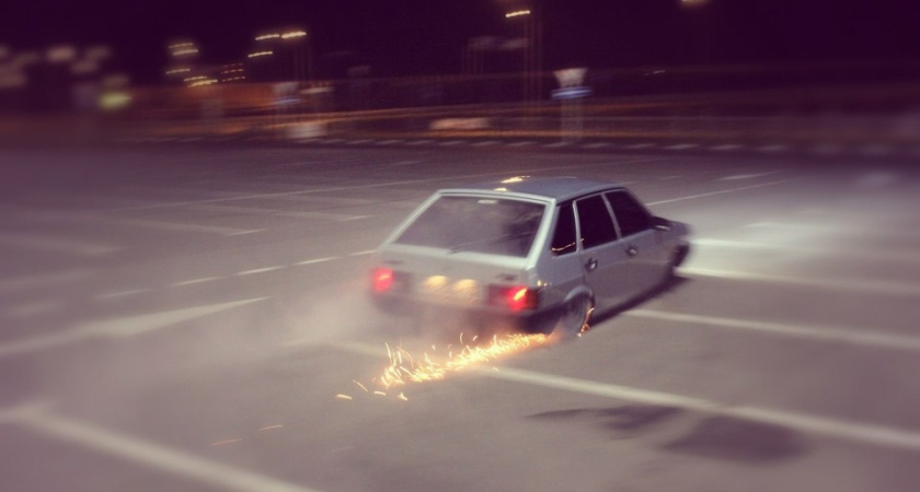 Челнинец проучил ночных автохамов: выстрелил в их авто