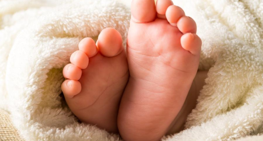 26-летний пьяный отец и бабушка пытались «поделить» двухмесячного ребенка