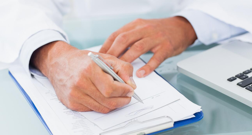 И прививаться не нужно: 38-летняя челнинка продавала  поддельные ковидсправки 