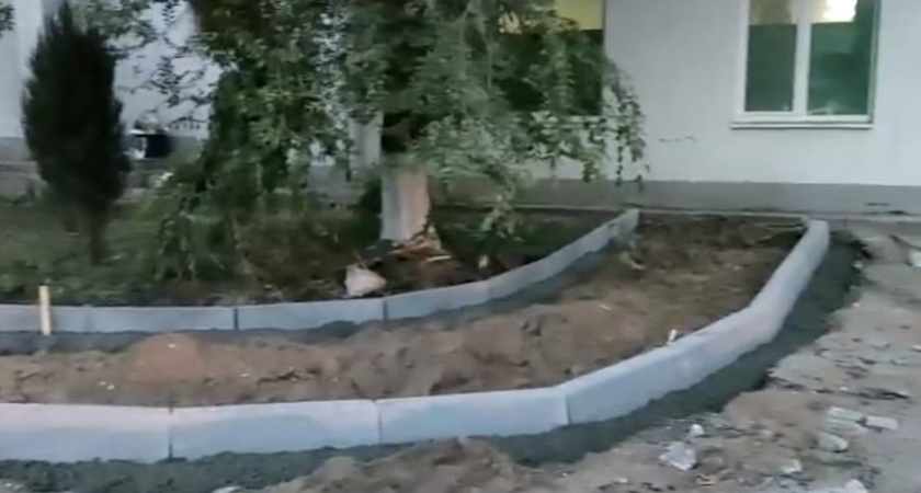 «Для чего и для кого сделали?»: в 3-м к-се тротуар упирается в стену