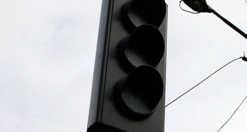 Отключены светофоры на перекрестке Московский – Яшьлек