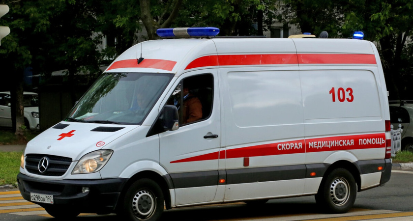 «Странный он какой-то, музыка на полную, танцует за рулем, ПДД не соблюдает»