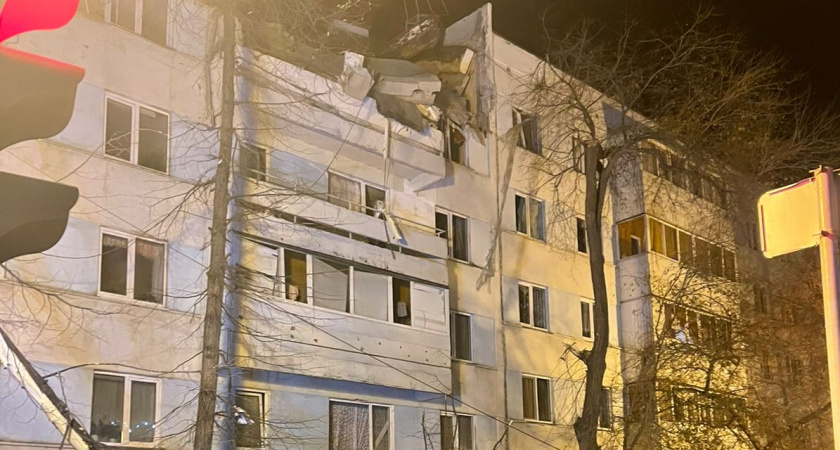 Жители разрушенного после взрыва дома размещены в гостинице