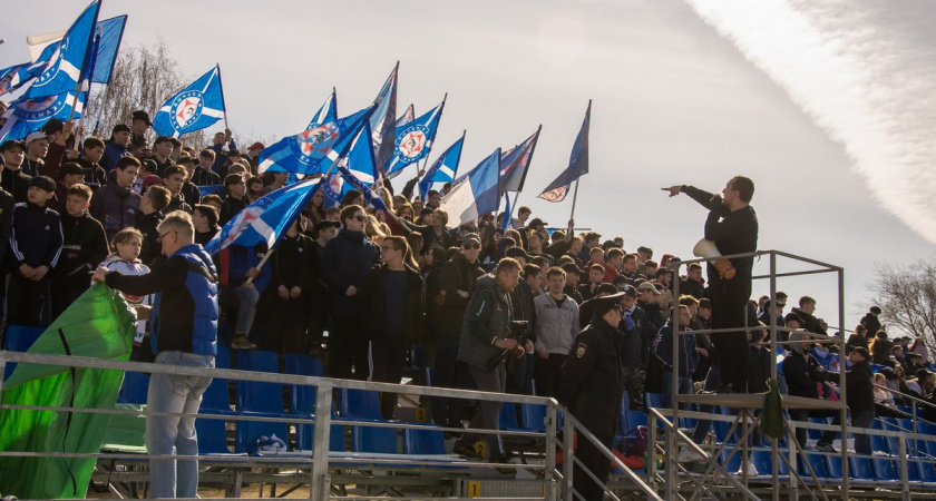 Болельщик во время игры «КАМАЗ»/«Спартак-2» за поджог фаейра оказался в суде