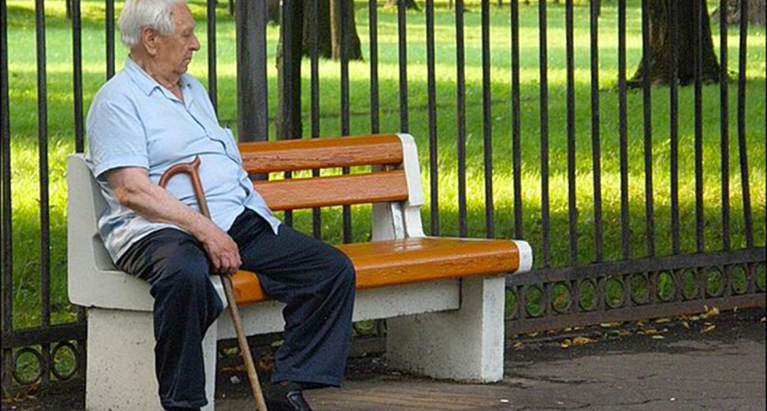 Челнинец получал деньги за то, что присматривал за умершей супругой