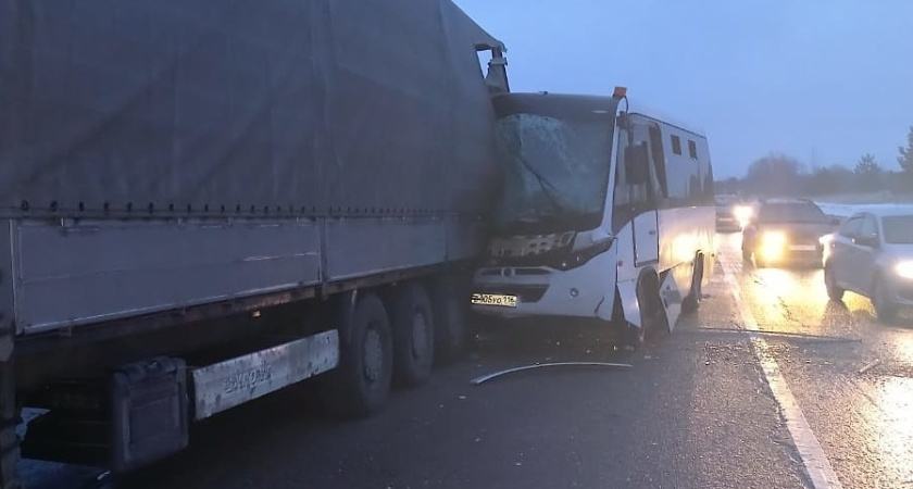 По факту крупного ДТП под Елабугой возбуждено уголовное дело