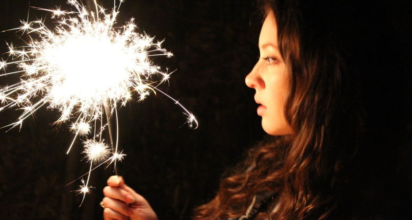 30 метров от дома: правила использования пиротехники в канун Нового года